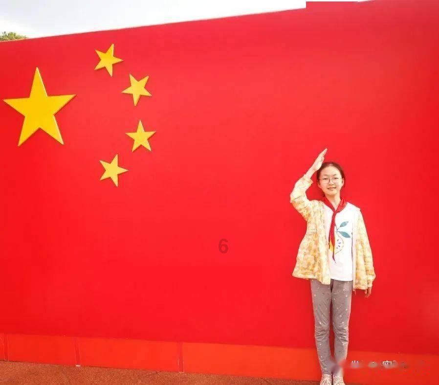救援聪明的小女生